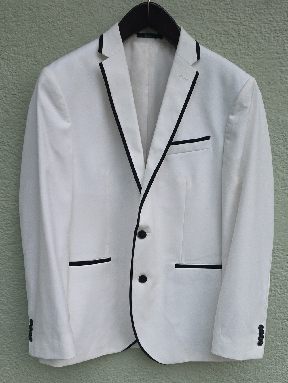 Reaction Kenneth Cole White Blazer with Black Trim